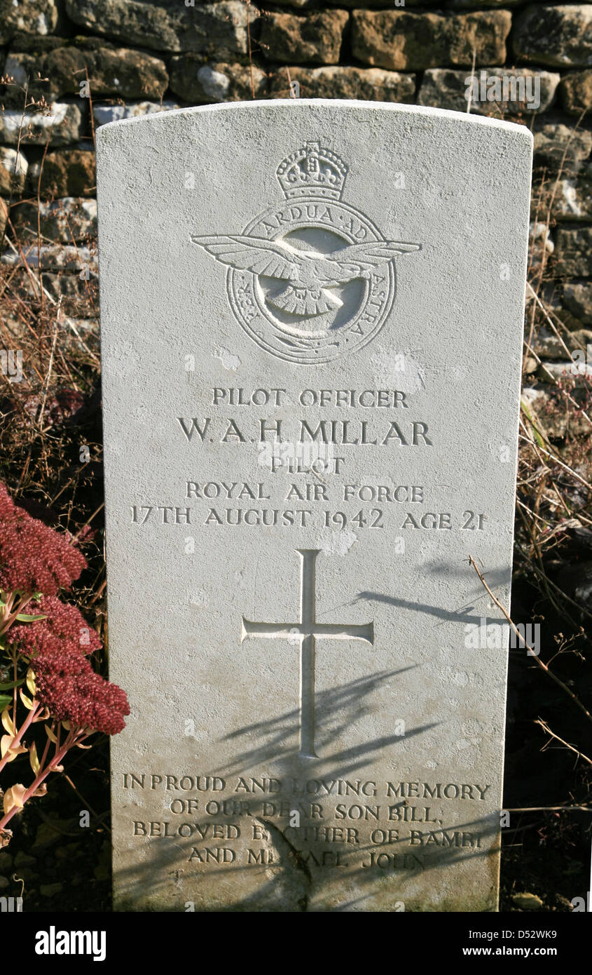 RAF Pilot headstone war graves RAF cemetery Little Rissington Gloucestershire England UK Stock Photo