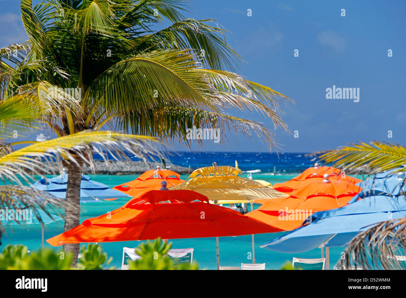Caribbean, Bahamas, Castaway Cay. Umbrellas and Shade at Castaway Cay Stock Photo Alamy