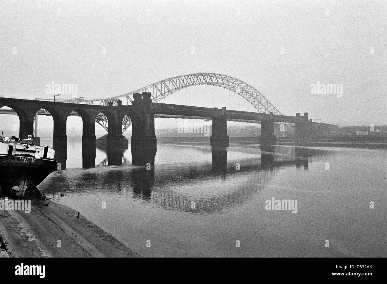 Runcorn-Widnes Bridge renamed The Silver Jubilee Bridge in 1977 Stock Photo