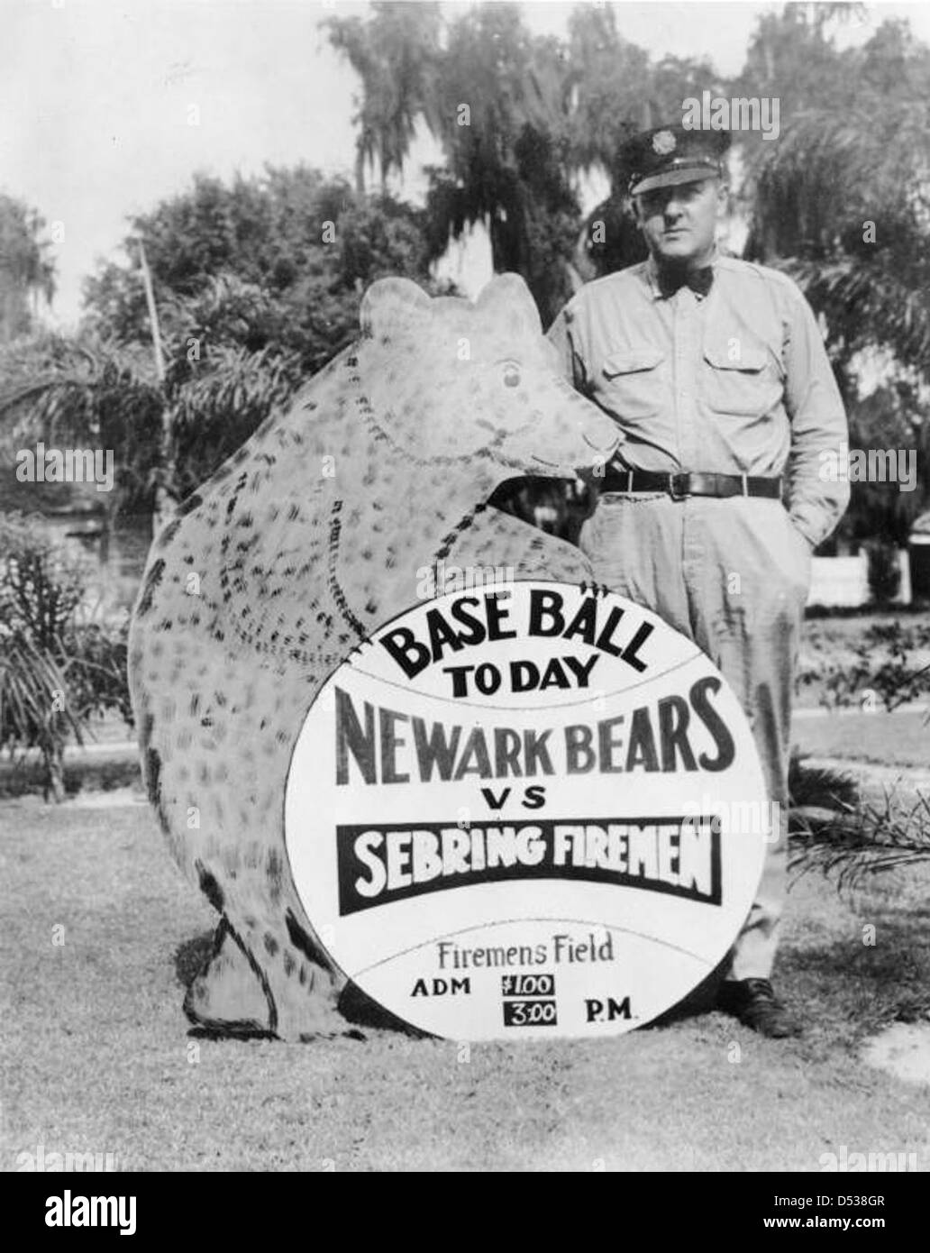 Newark bears Black and White Stock Photos & Images Alamy