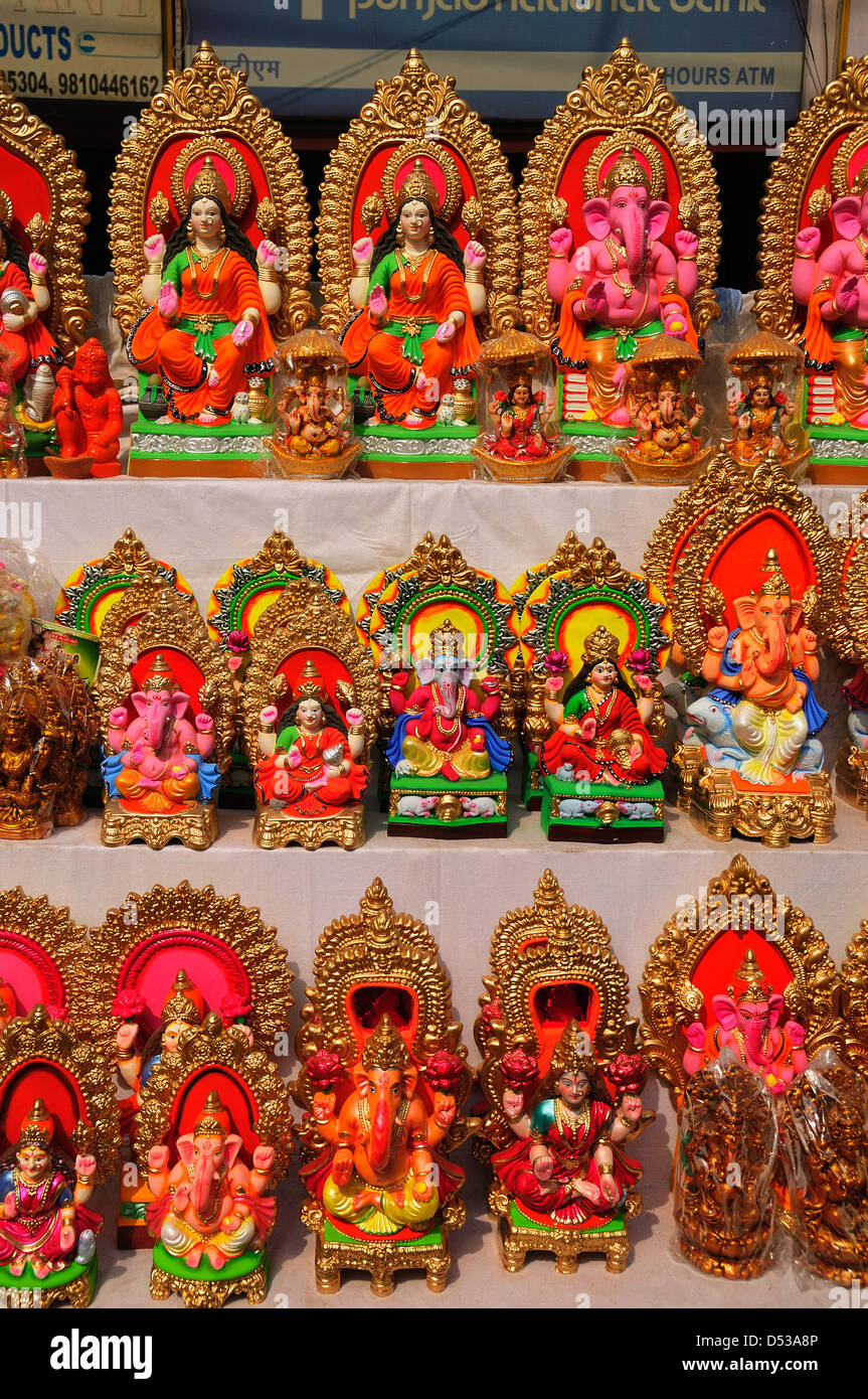 Hindu gods statues hi-res stock photography and images - Alamy