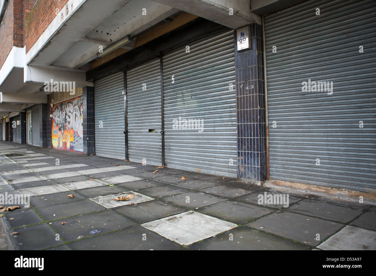 Derelict housing blocks hi-res stock photography and images - Alamy