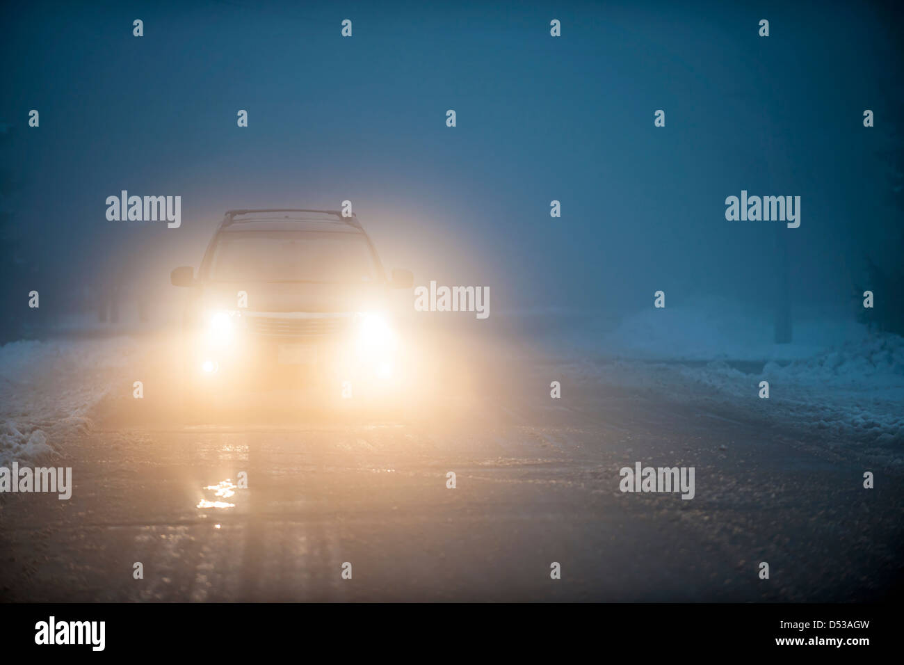 Car headlights at night hires stock photography and images Alamy