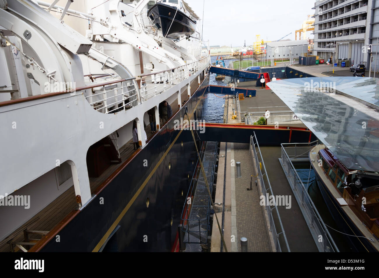 Royal yacht britannia launch hires stock photography and images Alamy