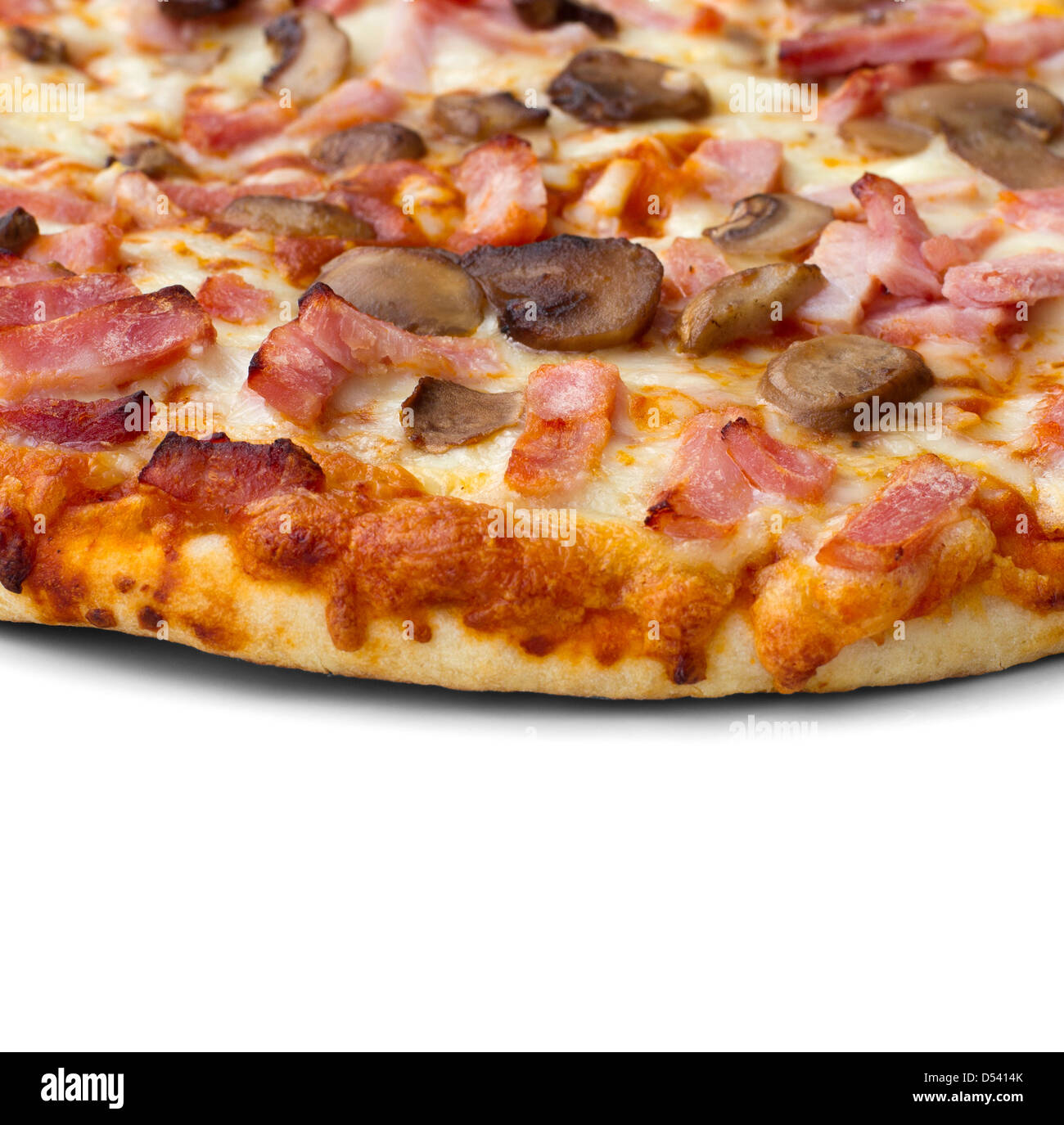 Ham and mushroom pizza cooked to perfection Stock Photo Alamy