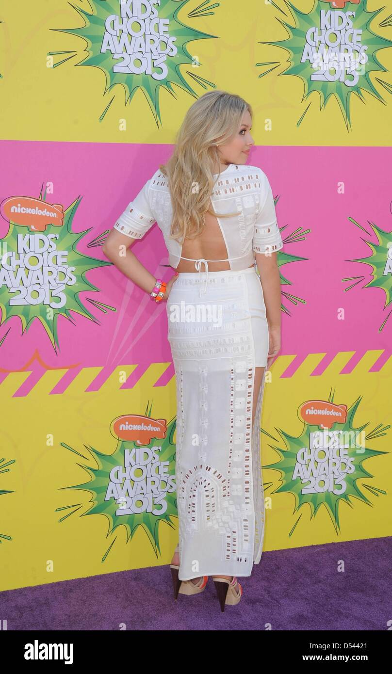 Actress Gracie Dzienny arrives at Nickelodeon's 26th Annual Kids' Choice Awards at USC Galen