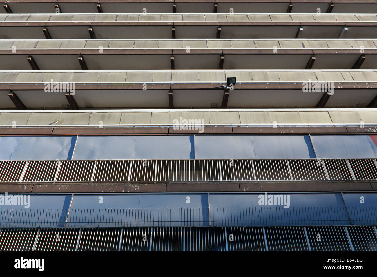 Derelict housing blocks hi-res stock photography and images - Alamy