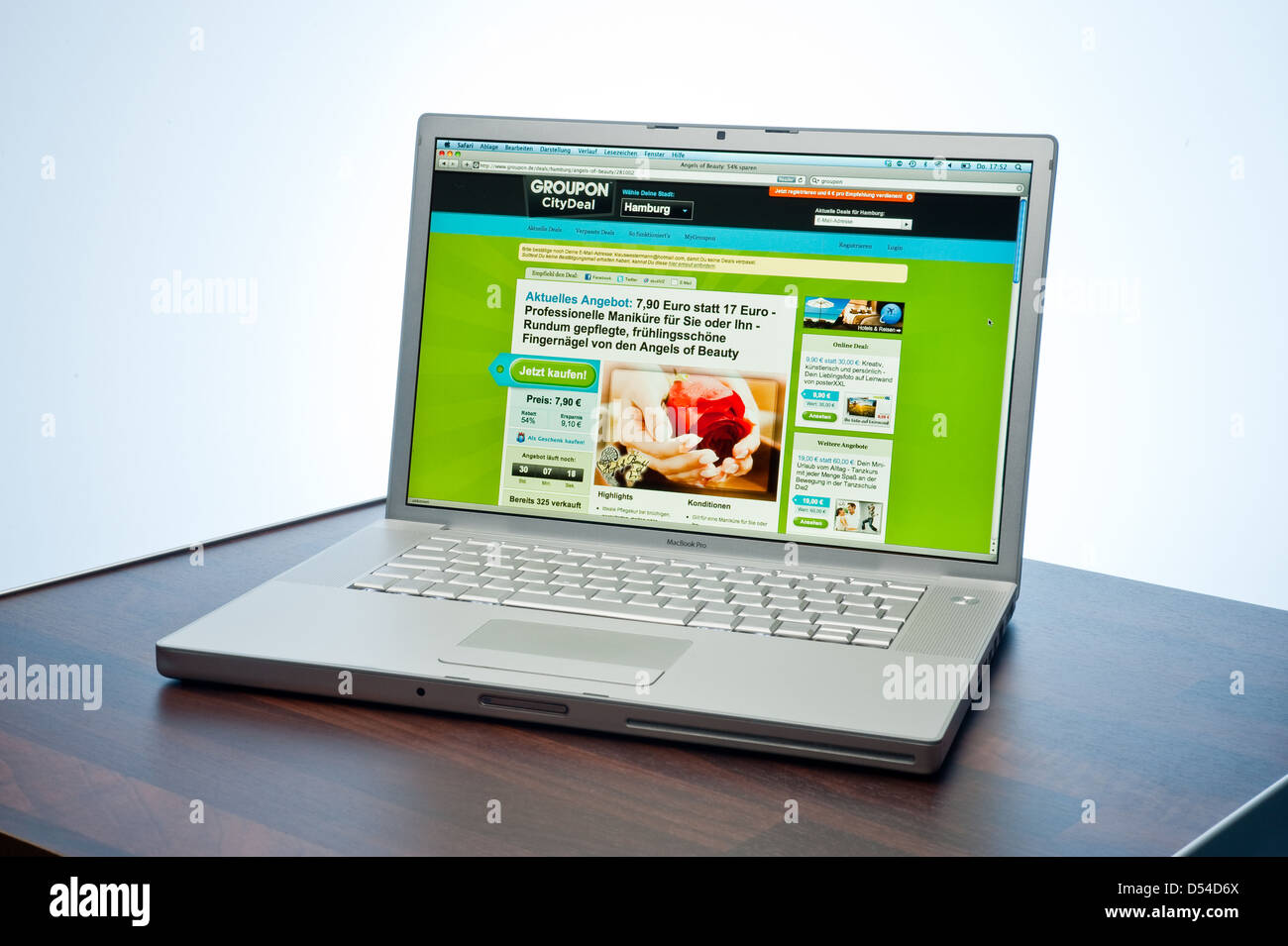 Groupon High Resolution Stock Photography And Images Alamy Groupon High Resolution Stock Photography And Images Alamy