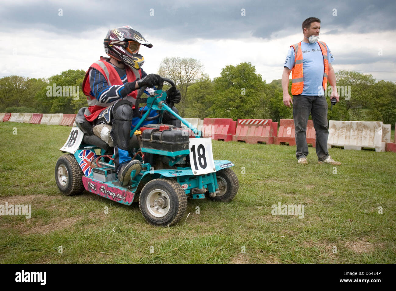 Lawnmower race uk hi-res stock photography and images - Alamy