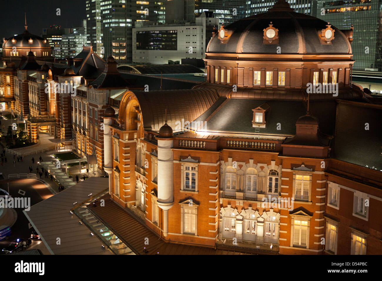 Tokyo Station opened in 1914.  Damaged extensively during WWII, the station was restored to pre-war condition in 2012. Stock Photo