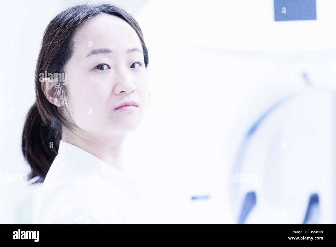 Black female doctor mri hi-res stock photography and images - Alamy