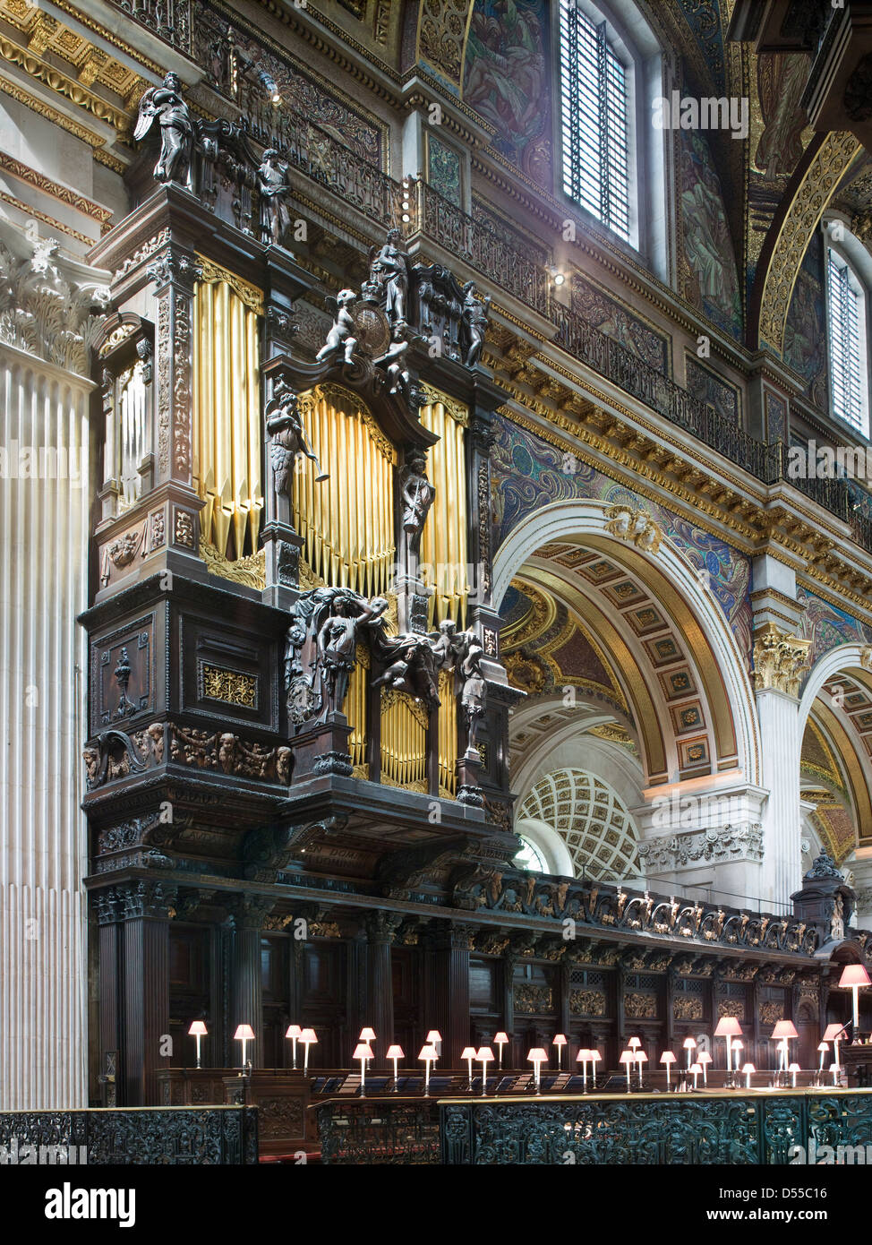 St Paul's Cathedral Organ case and choir stalls Stock Photo