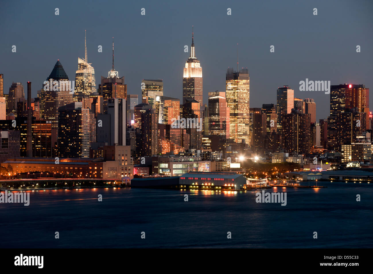 MIDTOWN SKYLINE HUDSON RIVER MANHATTAN NEW YORK CITY USA Stock Photo ...
