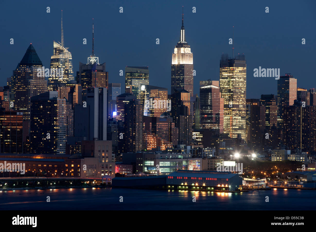 MIDTOWN SKYLINE HUDSON RIVER MANHATTAN NEW YORK CITY USA Stock Photo ...