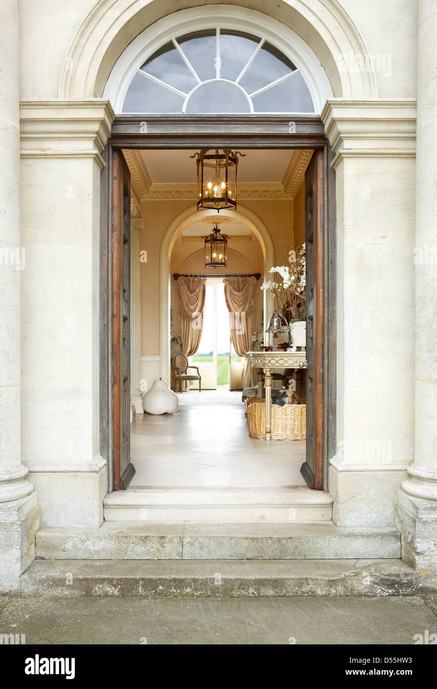 grand house entrance doorway Stock Photo Alamy