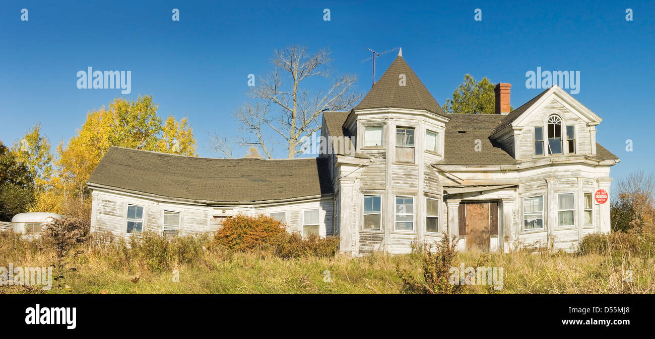 Abandoned house maine hires stock photography and images Alamy