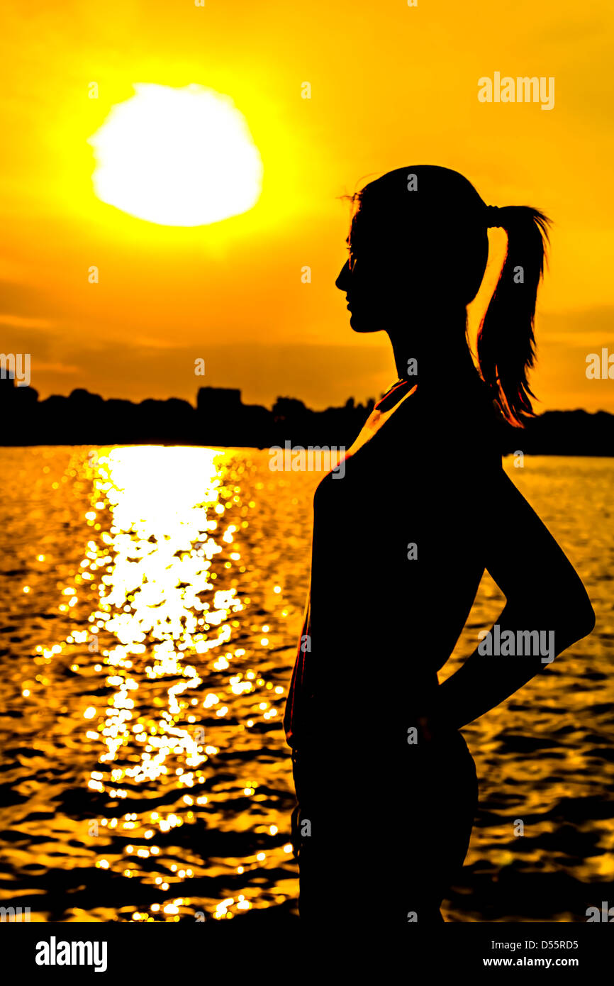 Beautiful girl silhouette hi-res stock photography and images - Alamy