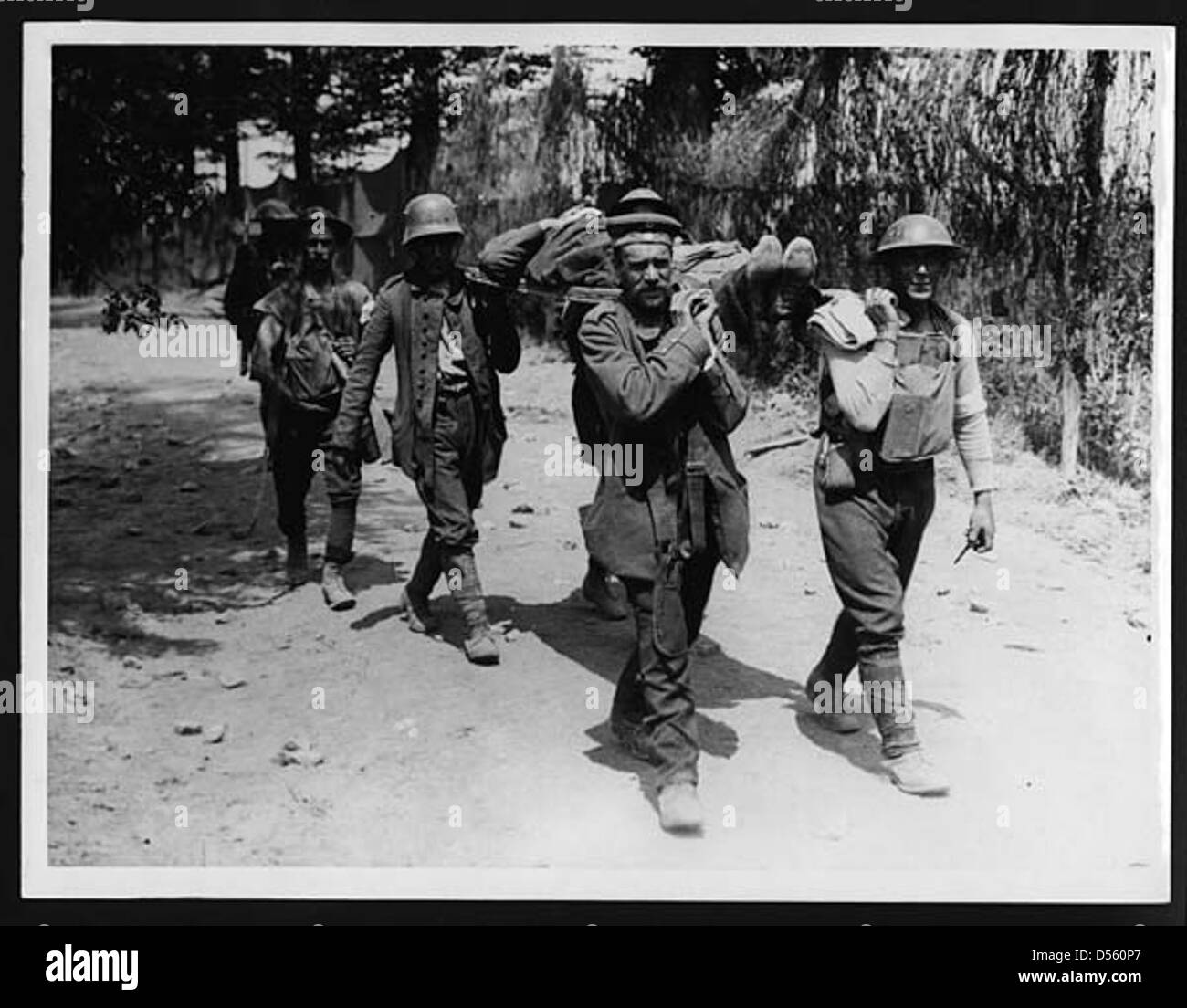 German soldiers ww1 trench Black and White Stock Photos & Images - Alamy