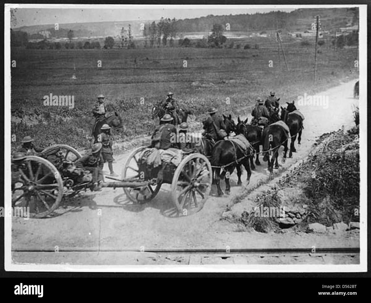 Field artillery ww1 Black and White Stock Photos & Images - Alamy