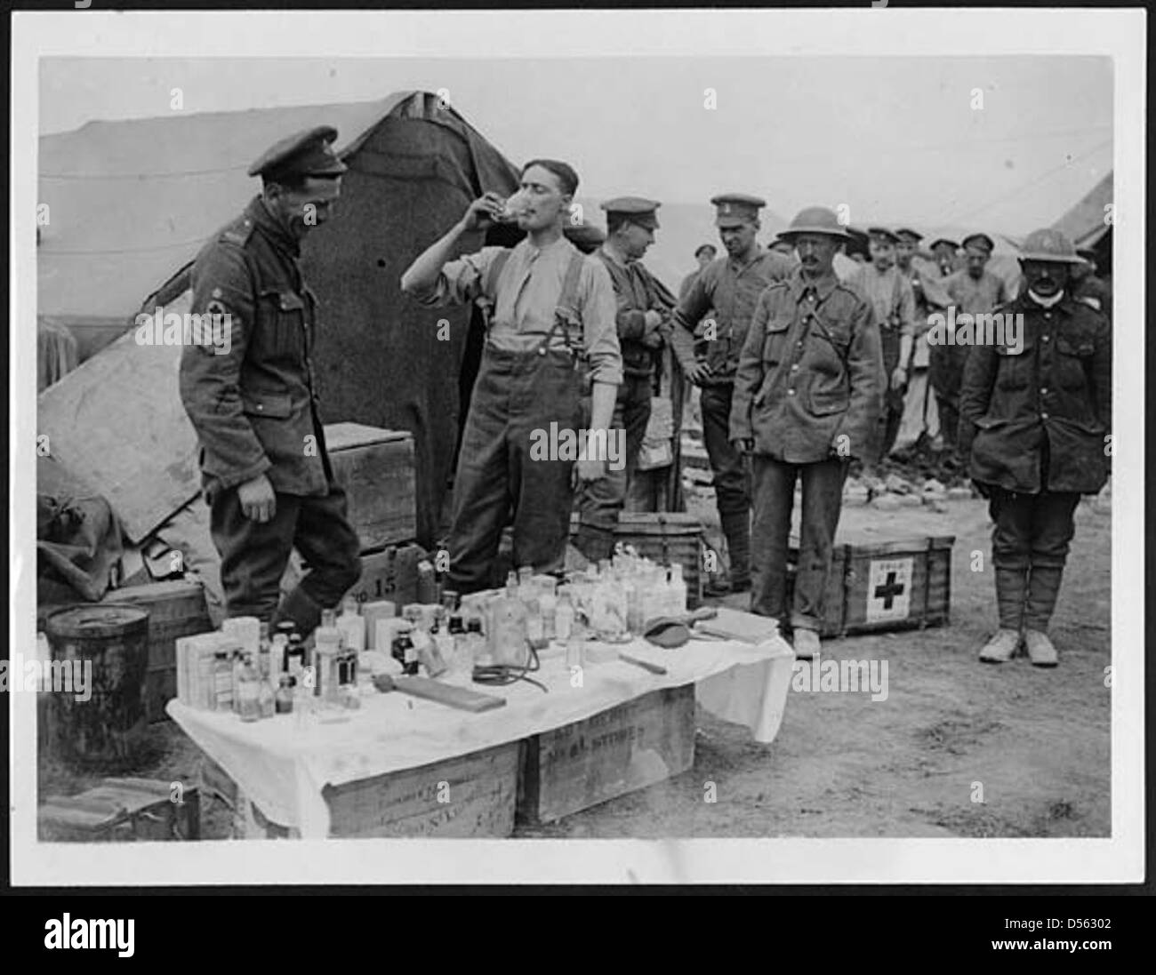 Medical treatment during ww1 Black and White Stock Photos & Images - Alamy