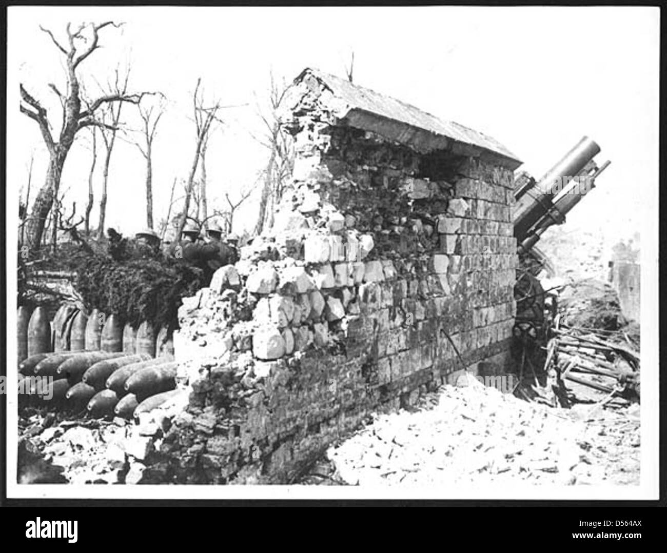 Civil War Howitzer Exploding Shell Howitzer in action beside a shell-stricken wall Stock Photo - Alamy