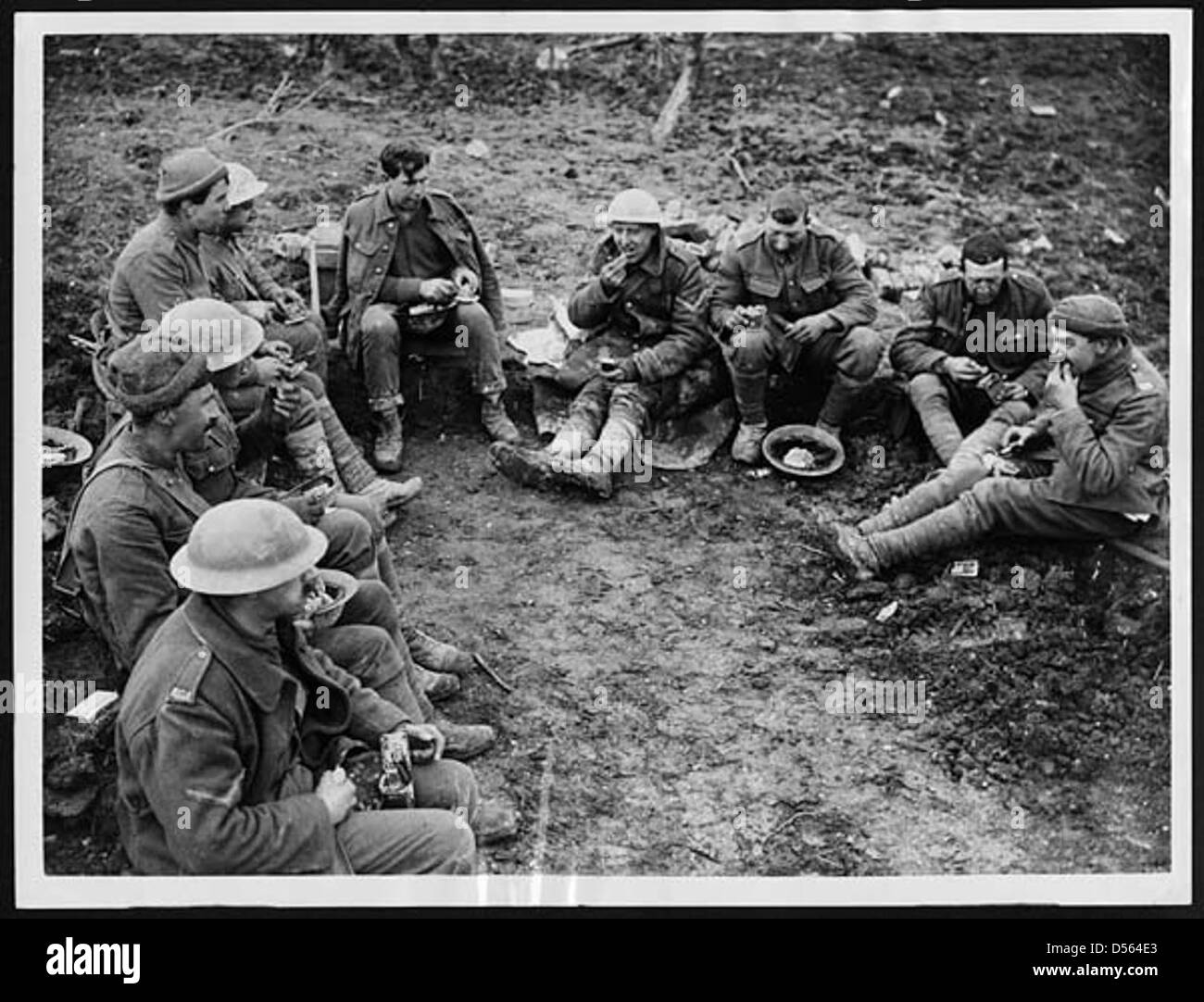 World war 1 british soldiers trench Black and White Stock Photos ...