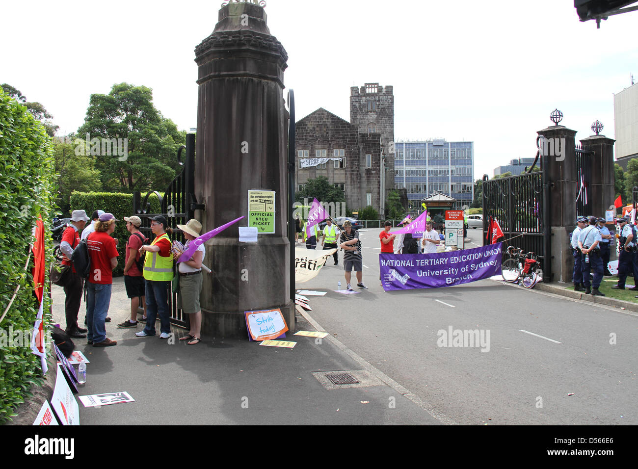 Tertiary education australia hires stock photography and images Alamy