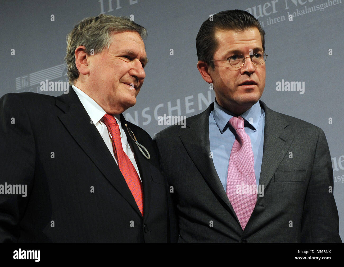 German Minister of Defence KarlTheodor zu Guttenberg (R) and US