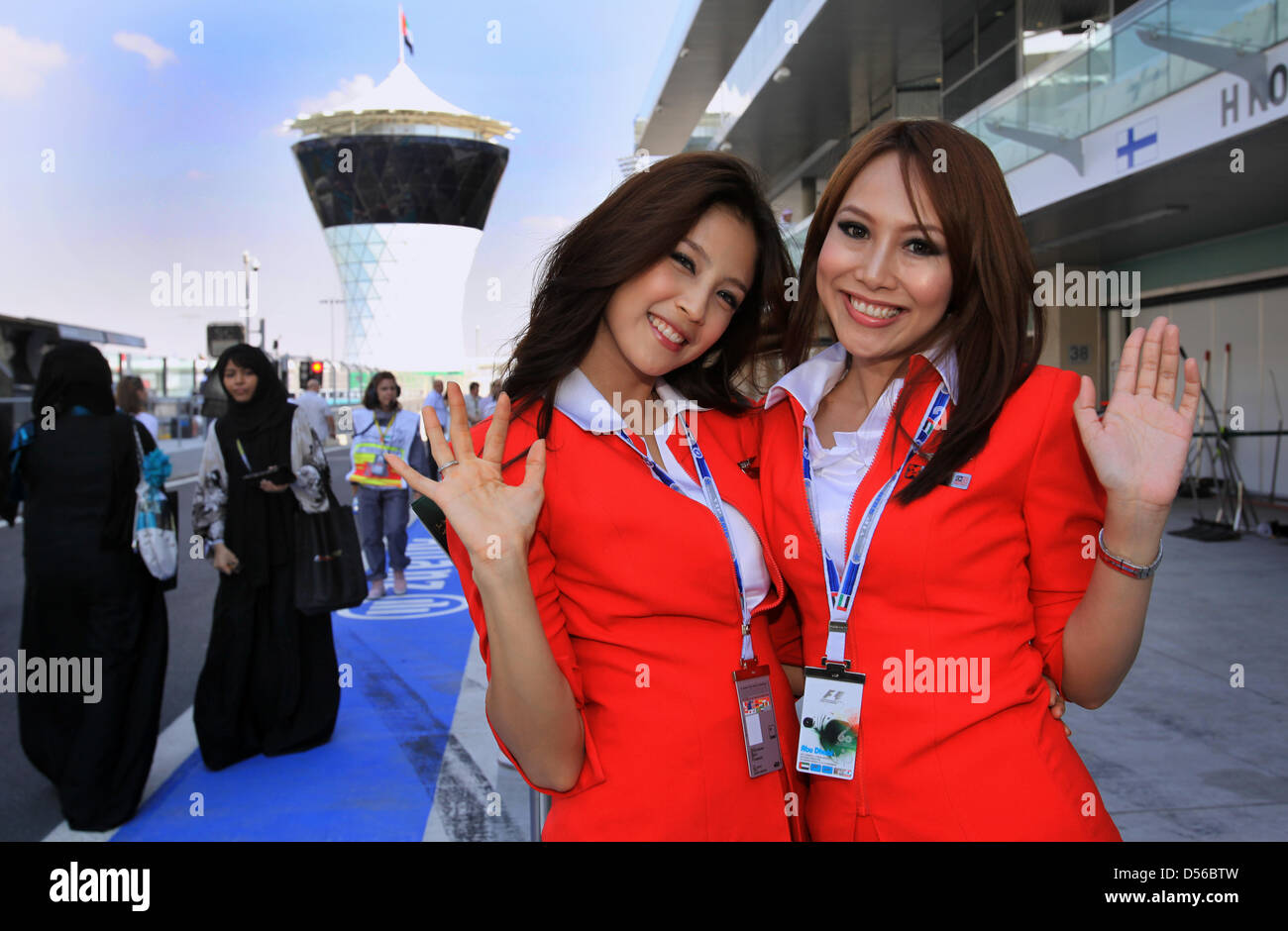 Girls of Hispania Racing pose during third practice session at Yas ...