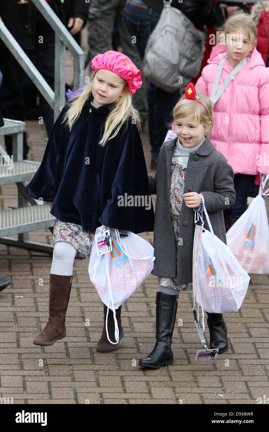 Princess Alexia (C) and Princess Amalia of the Netherlands (L) attend the  arrival of Sinterklaas and