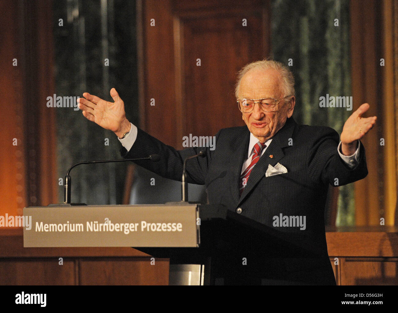 Former chief prosecutor of the Einsatzgruppen Trial Benjamin Ferencz speaks at the opening of the 'Nuremberg Trials Memorium' at the regional court Nuremberg-Fuerth in Nuremberg, Germany, 21 November 2010. The Nuremberg Trials were held in Room 600 of the state court, which has now been turned into a museum. Photo: ARMIN WEIGEL Stock Photo