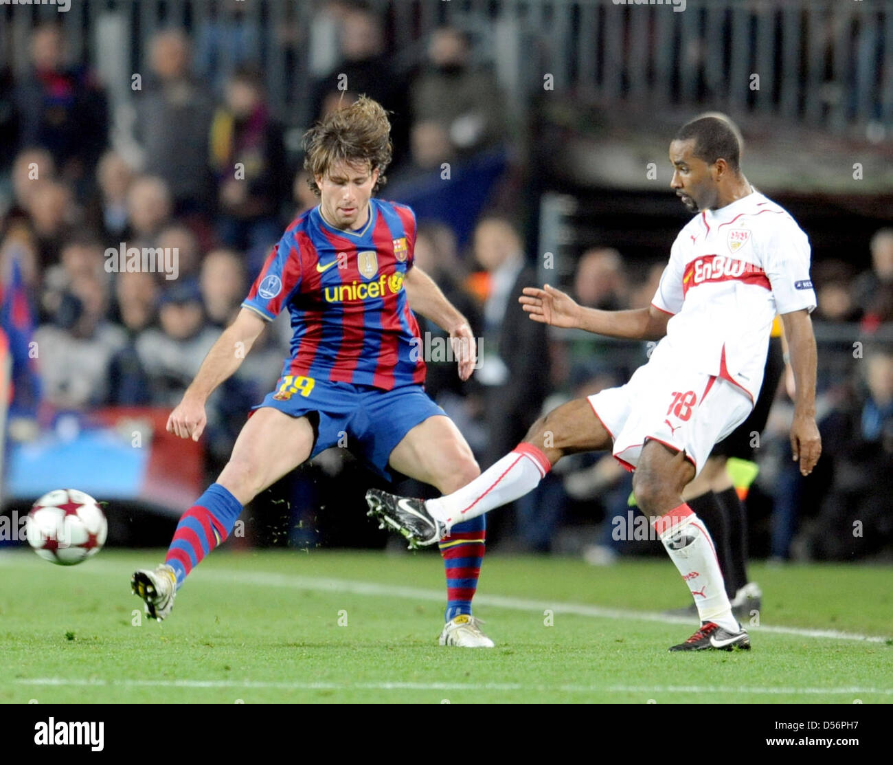 Stuttgart's starting line-up ahead of during UEFA Champions League round of 16 match FC Barcelona vs VfB Stuttgart at Camp Nou stadium of Barcelona, Spain, 17 March 2010. (top row L-R) Georg Niedermeier, Jens Lehmann, Matthieu Delpierre, (bottom row L-R) Zdravko Kuzmanovic, Christian Traesch and Cacau. Barcelona thrashed Stuttgart 4-0 in the second leg and moves up to quarter-final Stock Photo