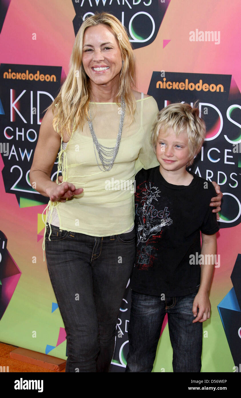 US actress Maria Bello and her son Jackson arrive at Nickelodeon's 23rd Annual Kids' Choice Awards held at UCLA's Pauley Pavilion in Los Angeles, USA, 27 March 2010. Kids' top choices in television, movies, music and sports were revealed via winners' boxes that contained everything from a live animal, to a human hand, inflatable man and of course slime. Photo: Hubert Boesl Stock Photo