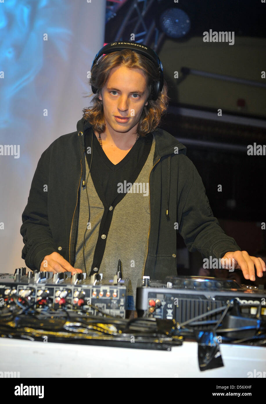Pierre Sarkozy, son of French President Nicolas Sarkozy, 'on the decks' during his performance as dj withtin the scope of the 'Lambertz Monday Night - Schoko & Fashion' at the Alte Wartesaal in Cologne, Germany, 02 February 2010. The Lambertz party is traditionally held on the sidelines of the International Sweets Fair ('Internationale Suesswaren Messe'). Photo: Joerg Carstensen Stock Photo