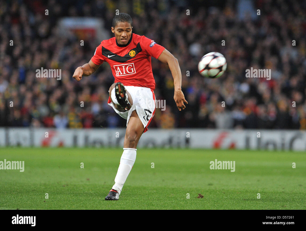 United's Antonio Valencia controls the ball during UEFA Champions League quarter-final match Manchester United vs Bayern Munich at Old Trafford stadium in Manchester, Great Britain, 07 April 2010. Manchester United won the second leg 3-2, yet Munich moves up to semi-final winning 4-4 on aggregate and away goals. Photo: ANDREAS GEBERT Stock Photo