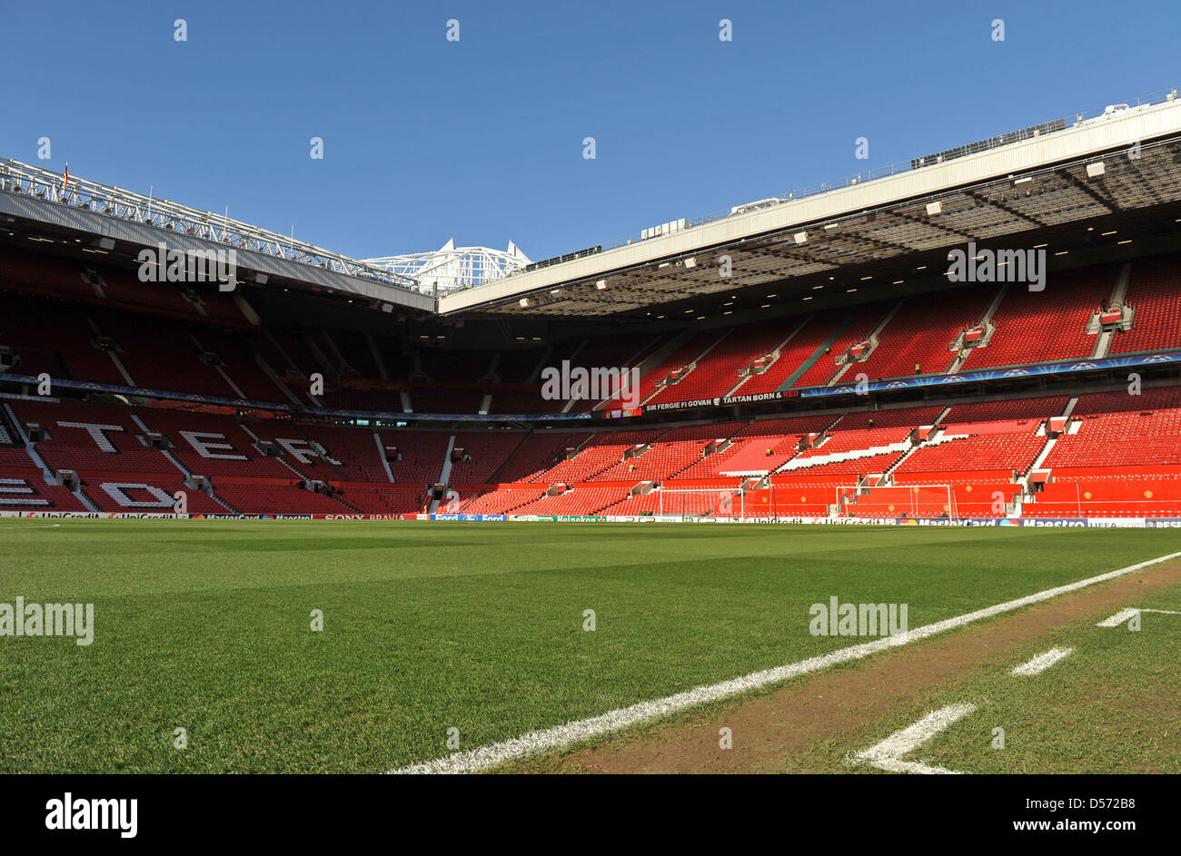 Old trafford stadium pitch hi-res stock photography and images - Alamy