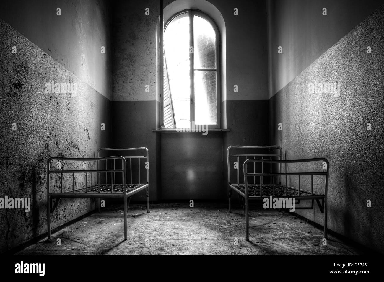 Abandoned Mental Hospital Room Stock Photo 54861325 Alamy