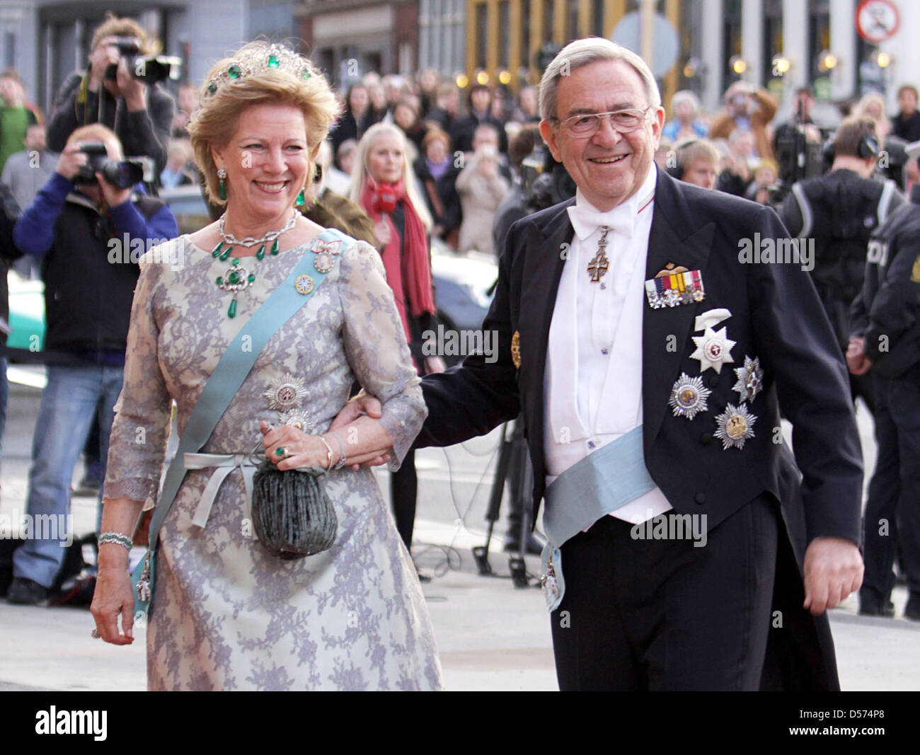 Queen Anne-Marie of Greece and King Constantine of Greece attend attend a special gala show at the Royal Theatre in Copenhagen, Denmark, 15 April 2010, in honor of Danish Queen Margrethe who will celebrate her 70th birthday on 16 April. Photo: Albert Nieboer (NETHERLANDS OUT) Stock Photo