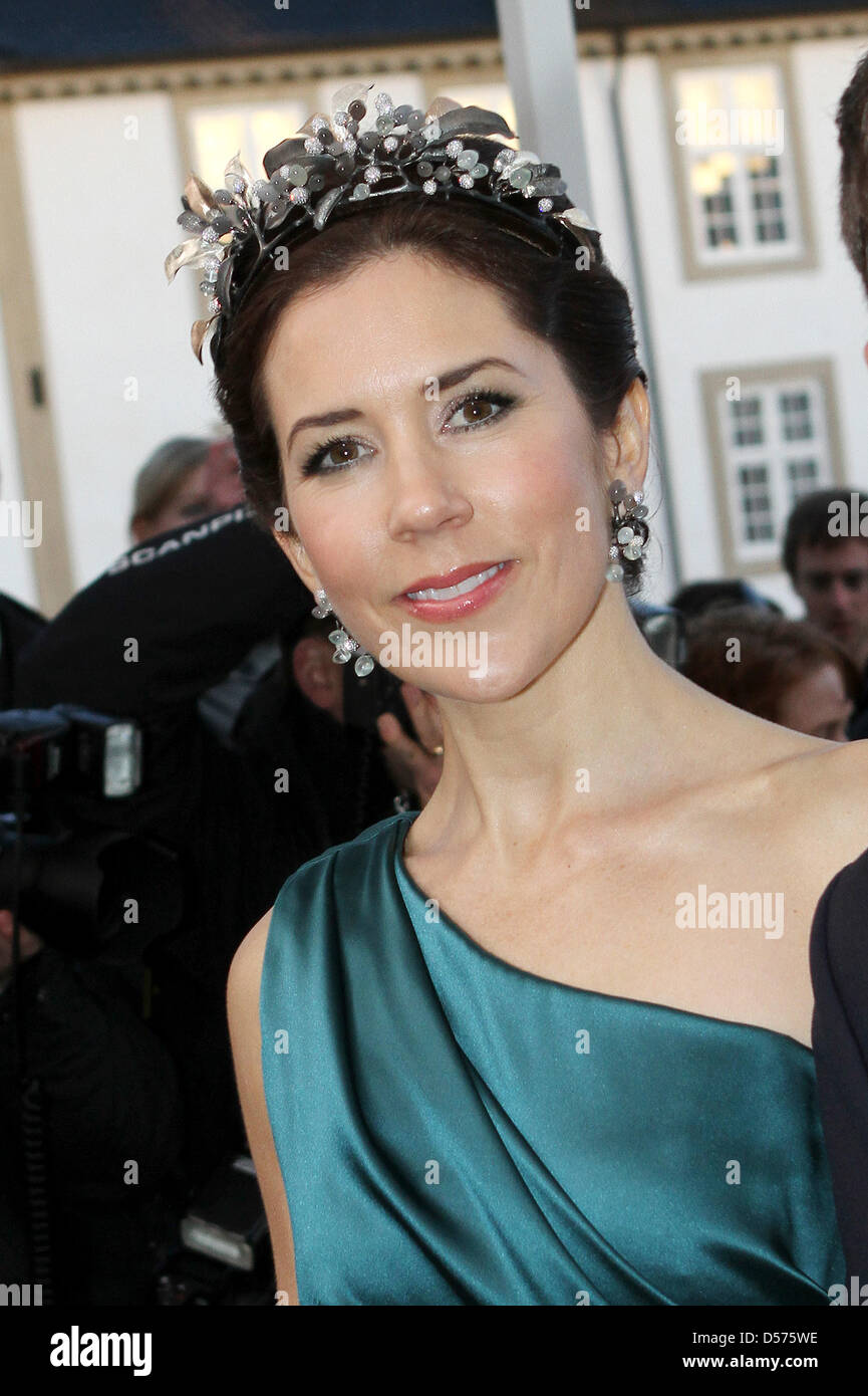 princess-mary-of-denmark-arrives-for-the-gala-dinner-on-the-occasion-D575WE.jpg