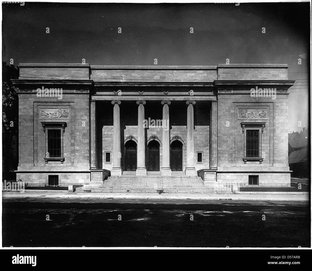 New Art Gallery, Sherbrooke Street, Montreal, QC, 1913 Stock Photo Alamy