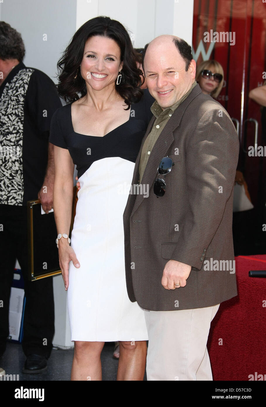 US actress Julia Louis-Dreyfus (L) poses with her 'Seinfeld' co-star Jason Alexander (R) as she receives her star on the Hollywood Walk of Fame during a ceremony in Los Angeles, CA, USA, 04 May 2010. Emmy Award winner Julia Louis-Dreyfus, star of 'Seinfeld' and 'The New Adventures of Old Christine' received the 2,407th star on the Hollywood Walk of Fame. Photo: Hubert Boesl Stock Photo