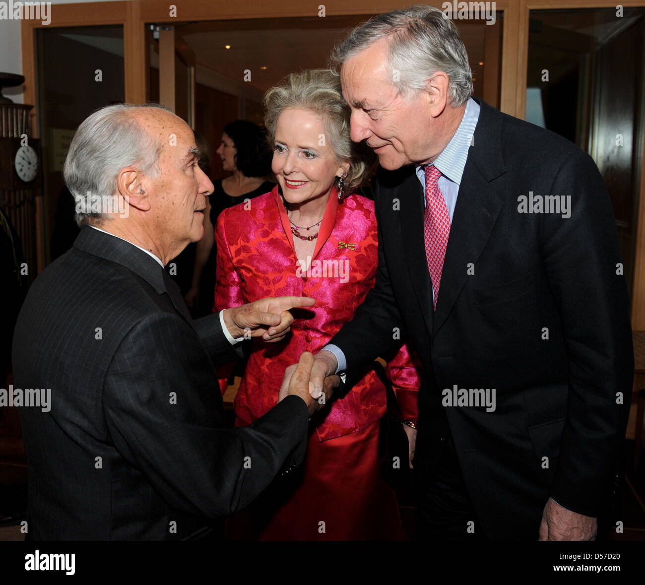 Chariman of Axel Springer Supervisory Board, Guiseppe Vita chats with Isa von Hardenberg and Her husband Andreas von Hardenberg on the occasion of celebrating Vita's 75th birthday in Berlin, Germany, 07 May 2010. Vita turned 75 on 28 April 2010. Photo: Tim Brakemeier Stock Photo