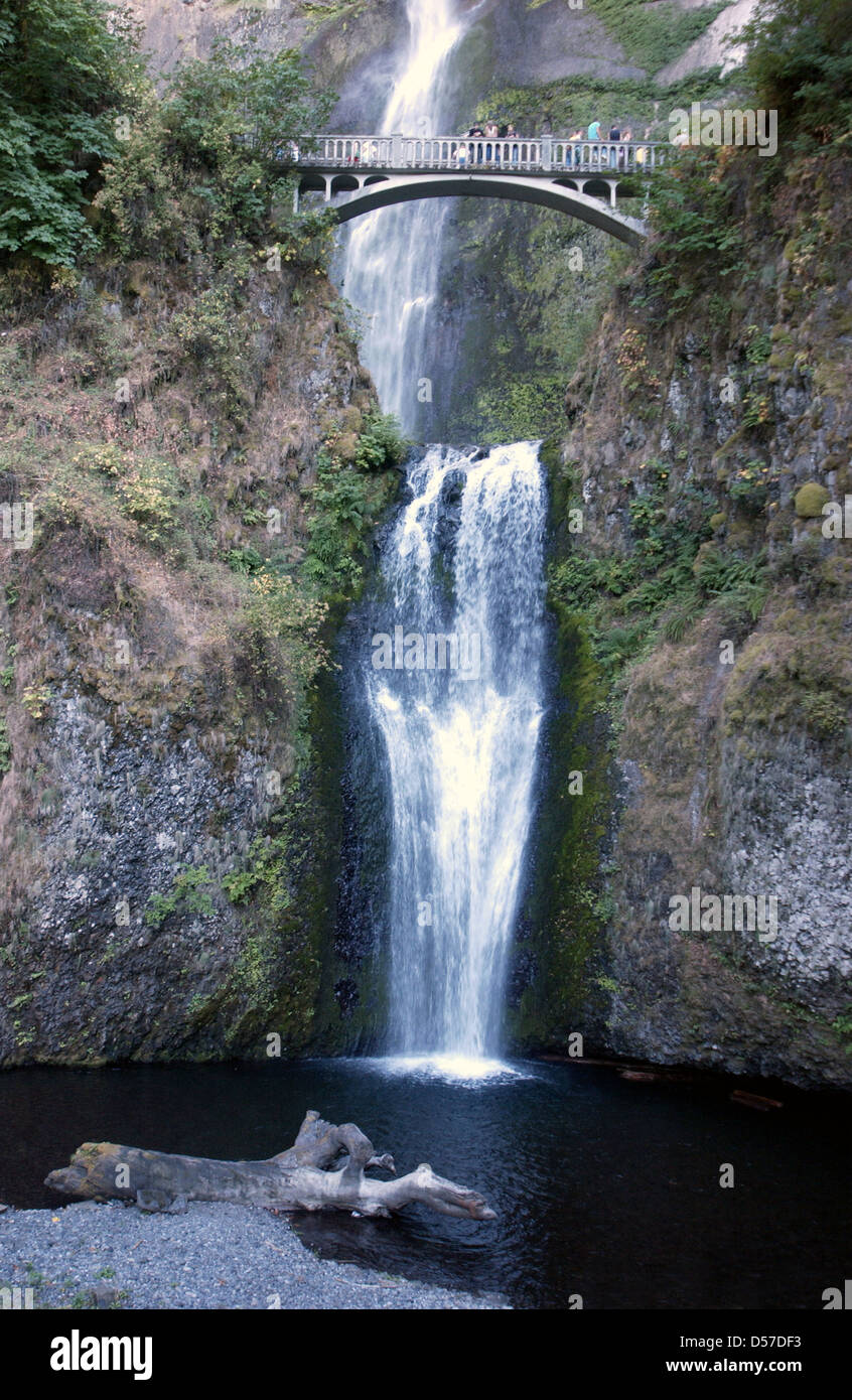 Multnomah Falls Benson Footbridge Bridal Veil Oregon Multnomah Falls Stock Photo Alamy