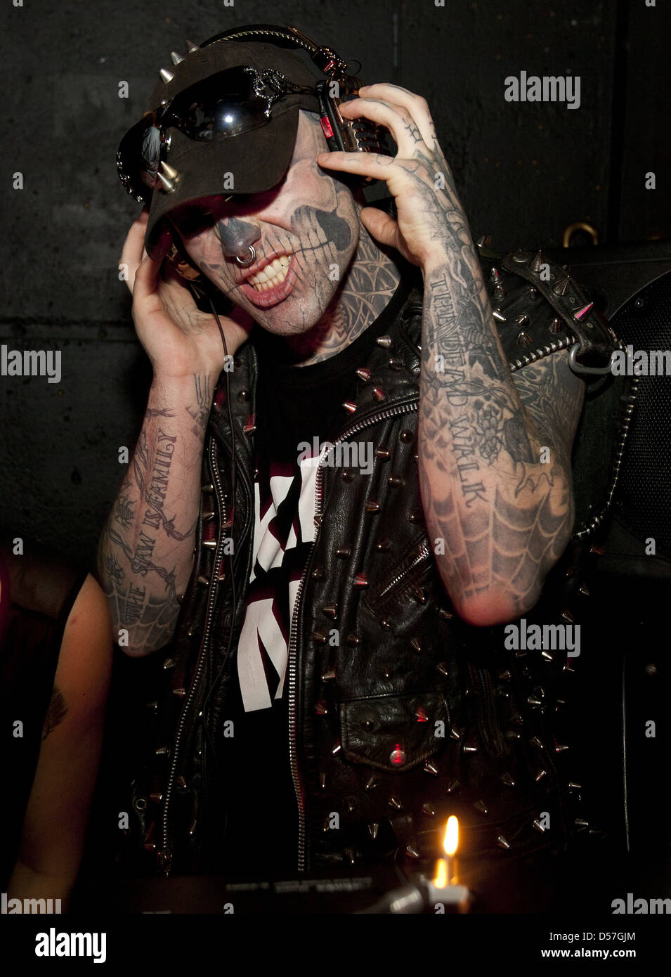 Rick genest 特大ポスター Amazon.com: Shine On Rick Genest (Zombie Boy) - 24X36 Rare