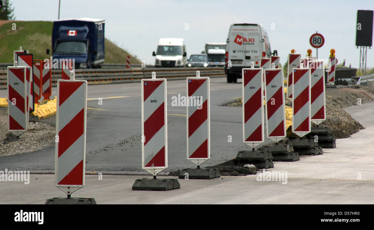 Traffic signs at a new section of motorway A4 between Hohenstein- Ernstthal and Limbach- Oberfrohna in Saxony, Germany, 12 May 2010. The 11,2km long six-lane section with eleven bridges will be opened for traffic on 14 May 2010. Construction had begun in November 2007. Photo: Jan-Peter Kasper Stock Photo