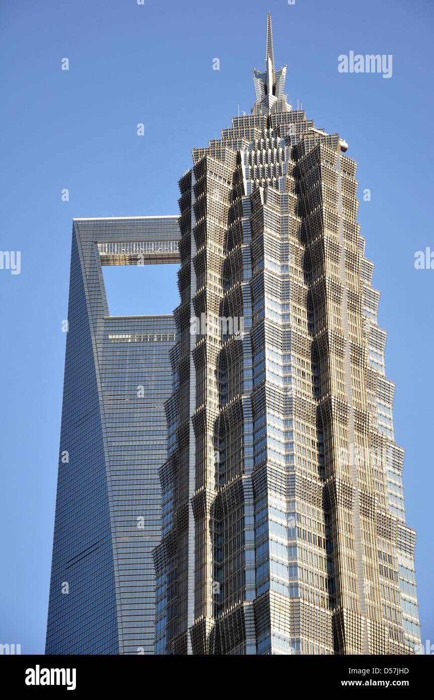 The Jinmao tower next to the Shanghai World Financial Center tower - Shanghai Pudong (China) Stock Photo
