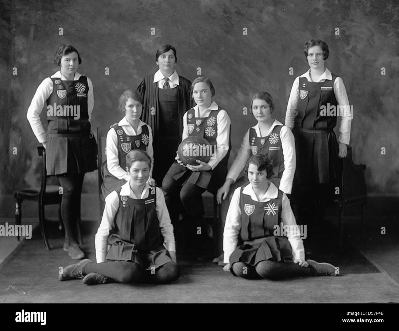 Trafalgar Institute basketball team, Montreal, QC, 1928 Stock Photo Alamy