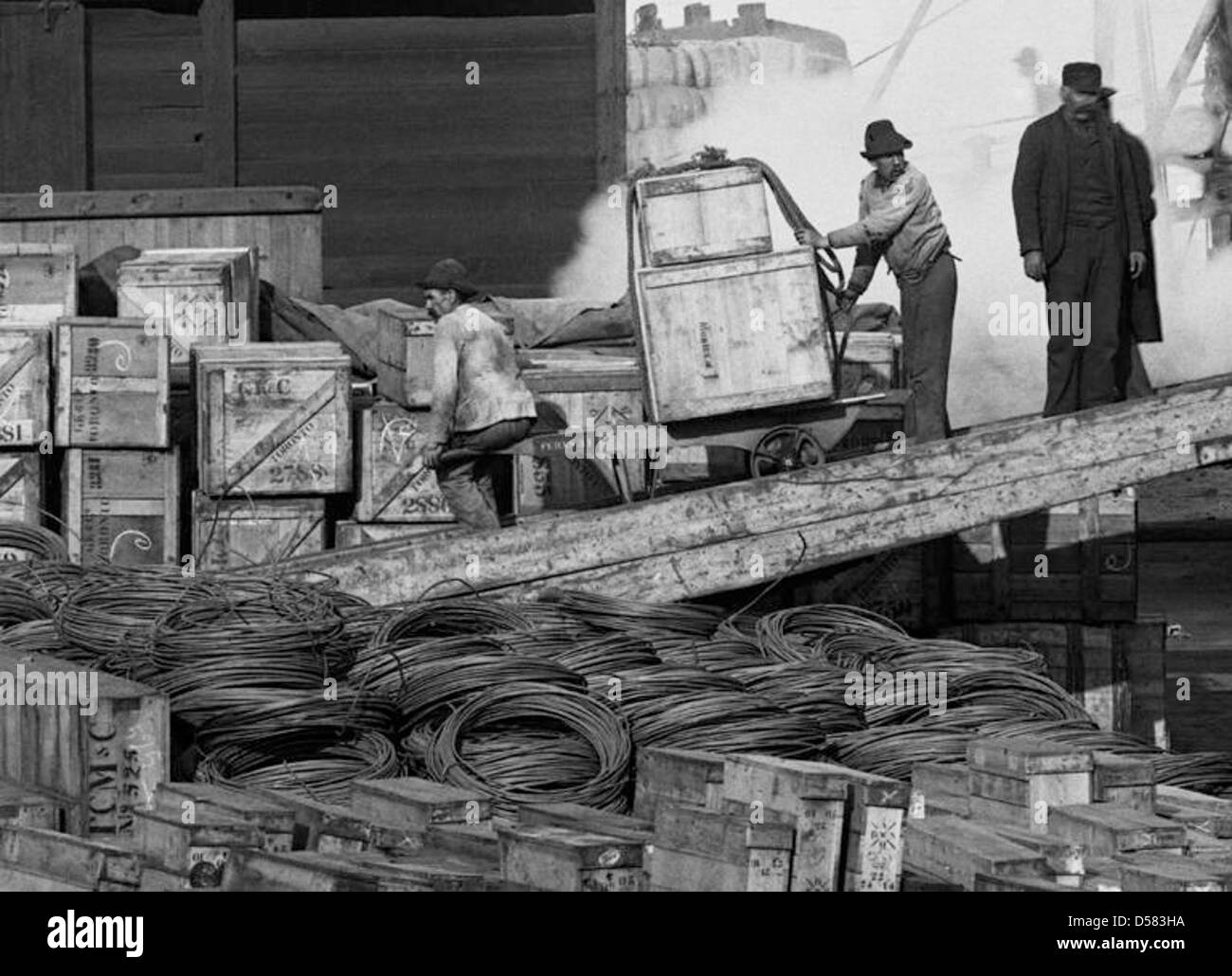 Unloading S.S "Durham City", Montreal, QC, 1896 Stock Photo Alamy