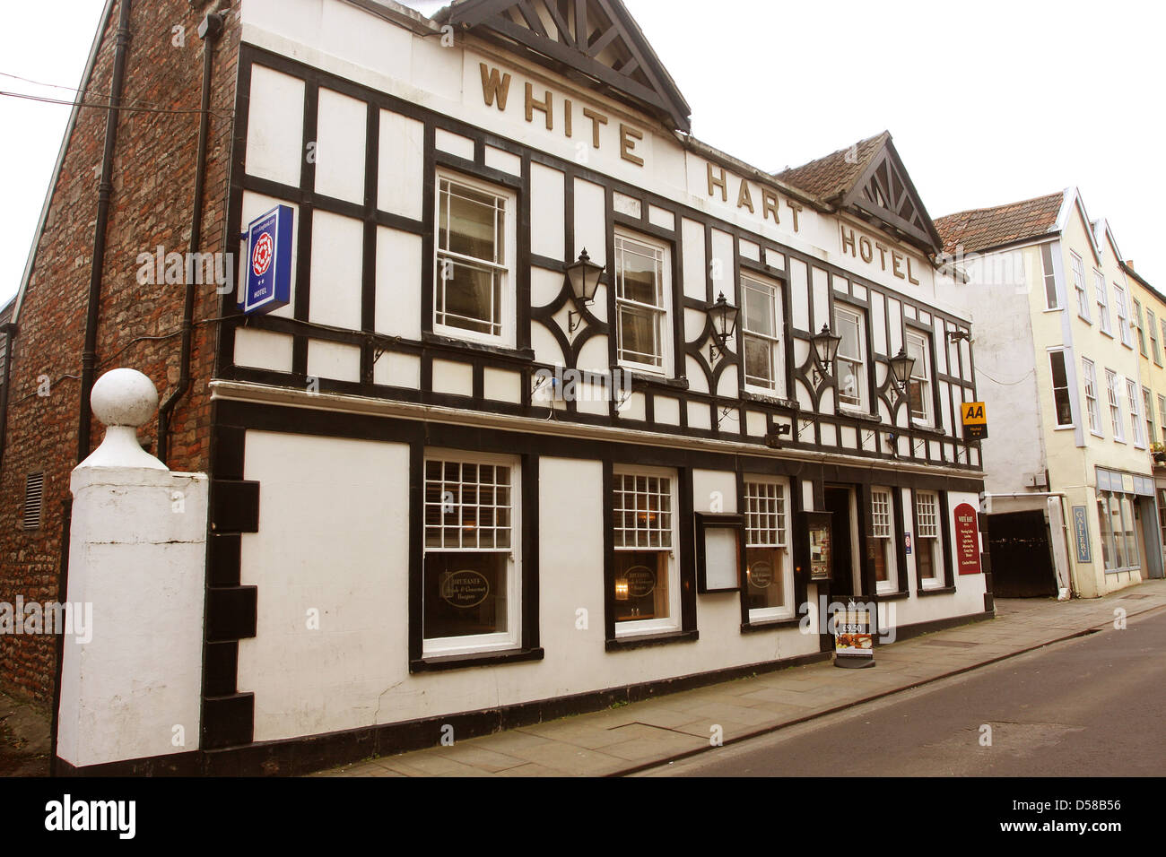 The White Hart hotel and pub in the Somerset City of Wells, March 2013 Stock Photo