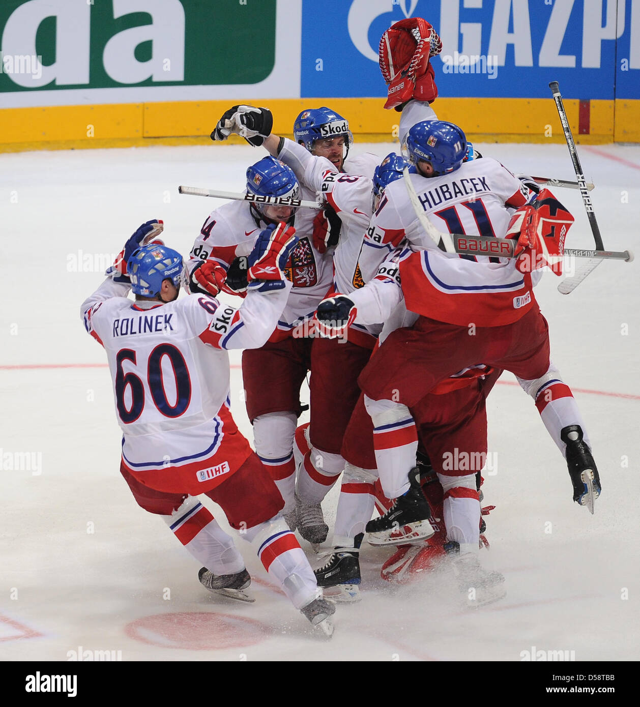 EA SPORTS NHL on X: Scoreacek snipes one for Team Czech Republic